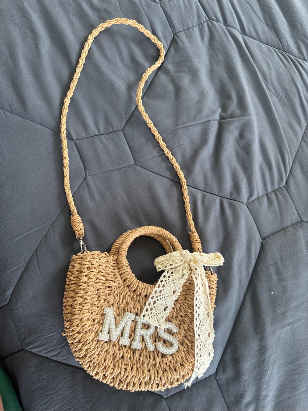 Woven Straw 'MRS' Handbag with Lace Bow - Picture 3 of 6